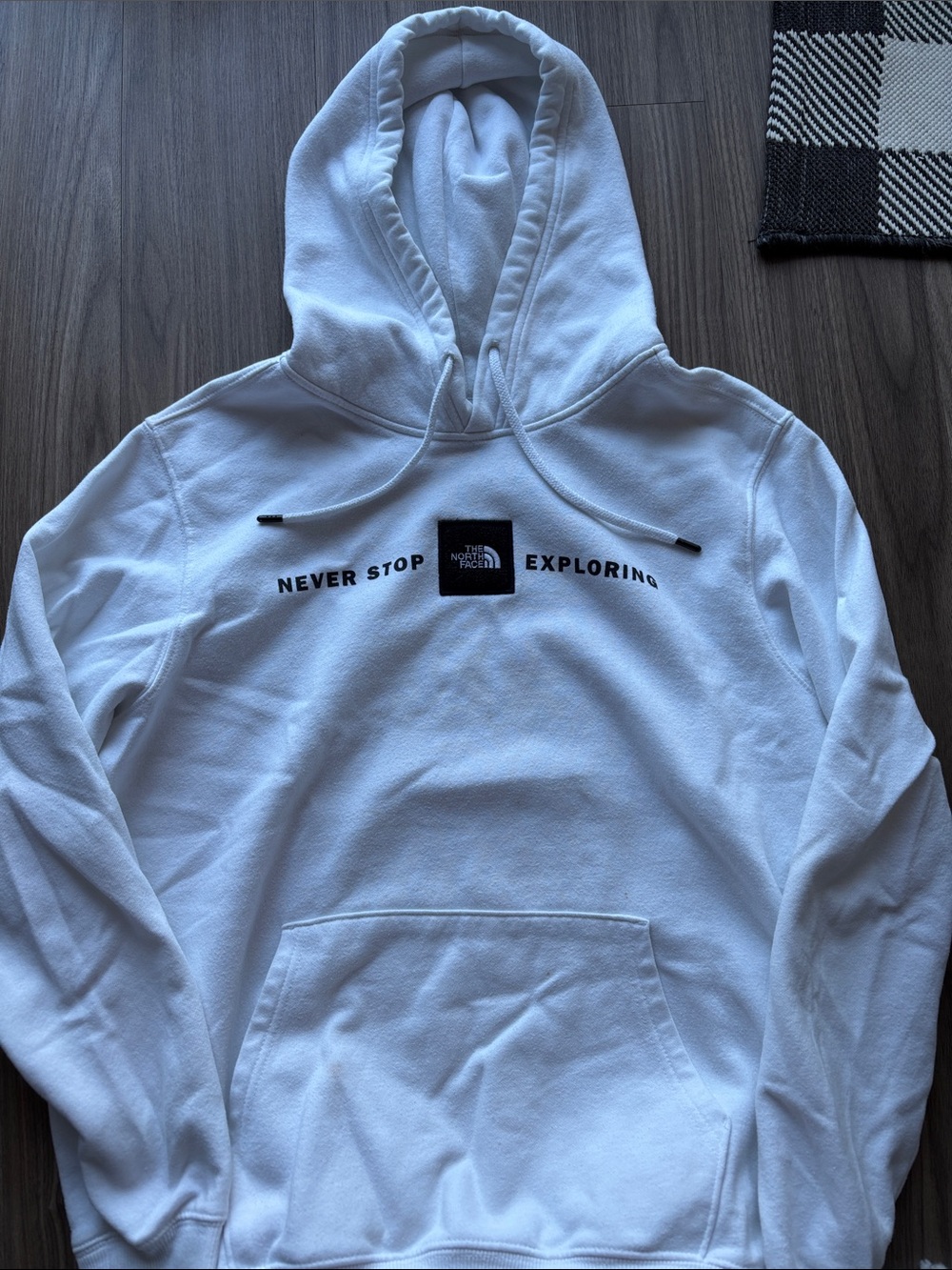 The North Face box logo hoodie. Men’s Medium